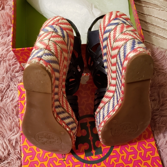 Tory Burch Raven 125mm Wedge, Tory Navy Color - Picture 5 of 7